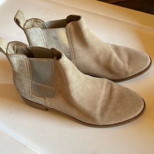 Size 6.5 TOMS ankle boots
